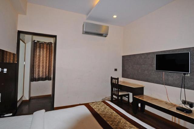 Hotel Rudra Vilas Агра Экстерьер фото